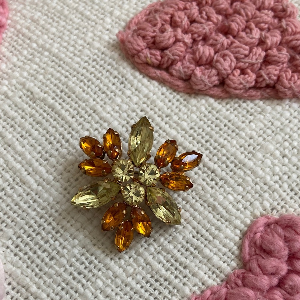 Vintage-Inspired Yellow and Amber Crystal Floral Brooch